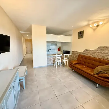 Oceanside In Apartament