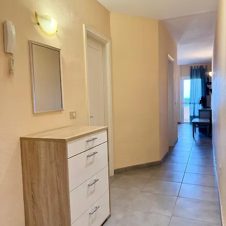 Oceanside In Apartament *